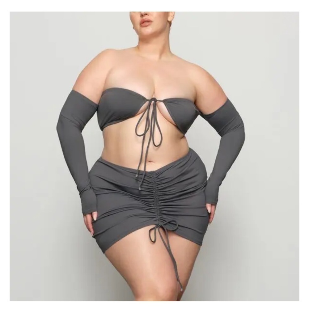 Skims Swim Long Sleeve Bikini Top Women’s Size S NWT Gunmetal Gray